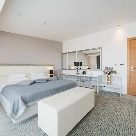Aurel Hotel