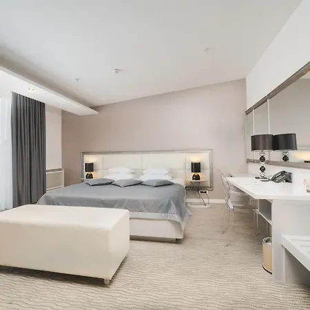 Aurel Hotel