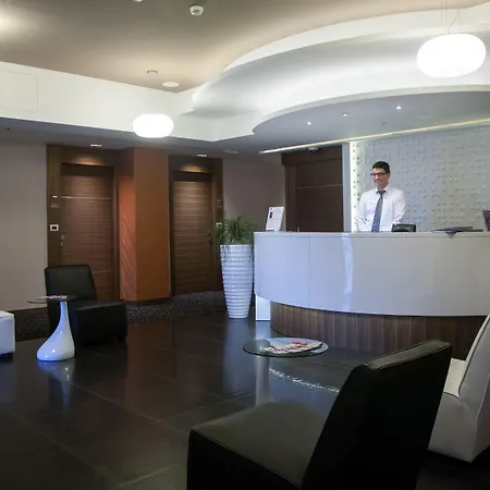 Aurel Hotel 4*