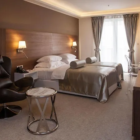 Hotel Aurel 4*